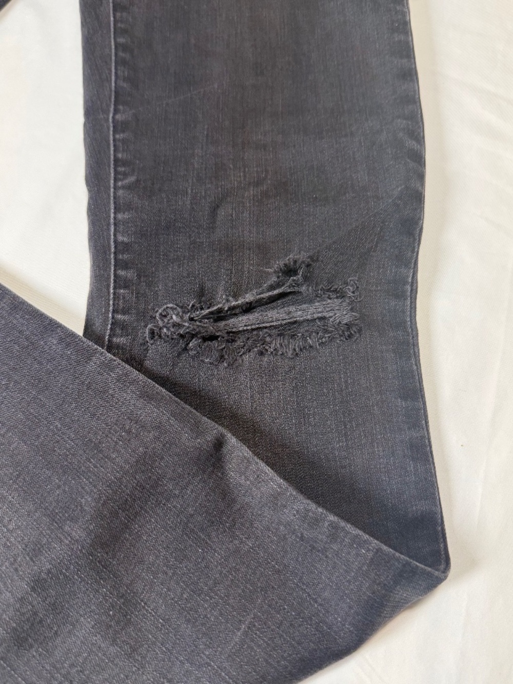 Madewell High-Rise Skinny Jeans Black Distressed Size 28T Tall - Picture 9 of 13